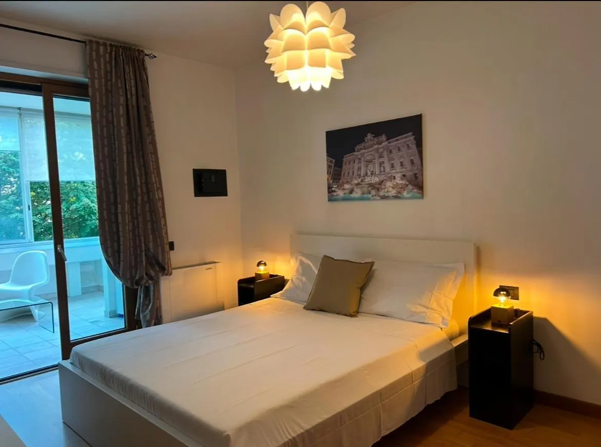 Dina Suite Roma 0*,